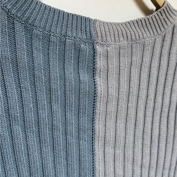 Two-Tone Ribbed Knit Short Sleeve Boutique Sweater - Picture 9 of 12